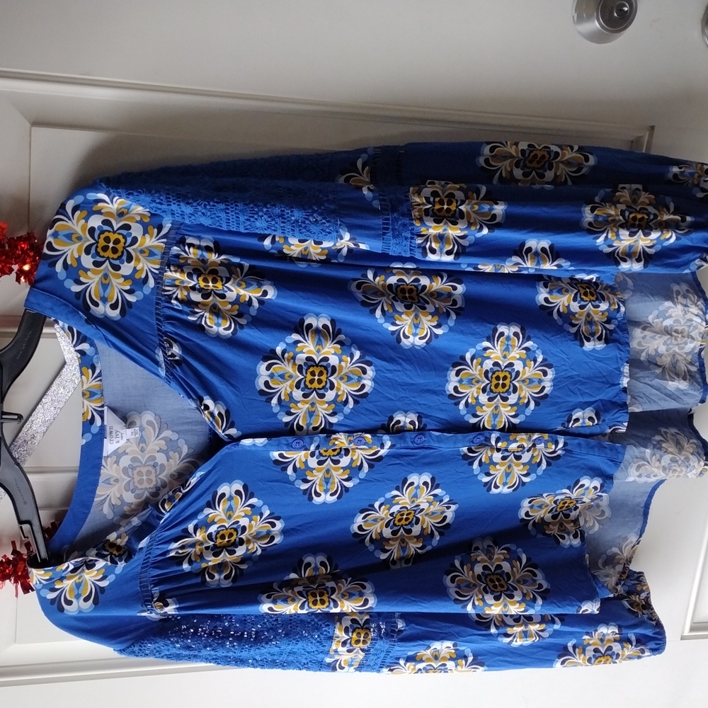Women's blouse